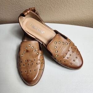 LALA IKAI Womens |US7.5/EU38| Brown Vegan Leather Rivet Flat Sandals